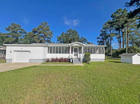 1132 Levi St, Manning, SC 29102
