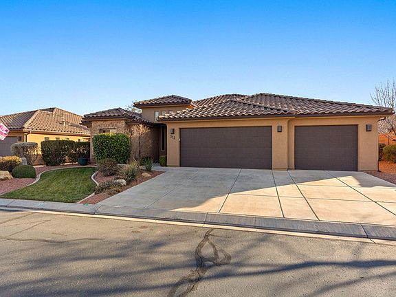 2nd image of 312 E Desert Rose Way