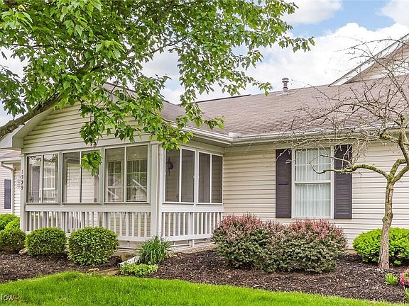 5th image of 1329 Hillview Cir W