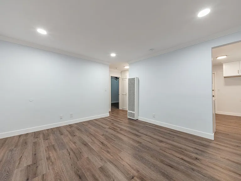 12547 Josephine St — Photo 4
