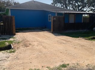 719 W Orleans St #C, Rockport, TX 78382
