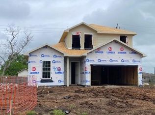 403 Magnolia St, Clute, TX 77531