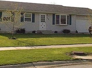 214 Locust Ave, Hebron, IN 46341