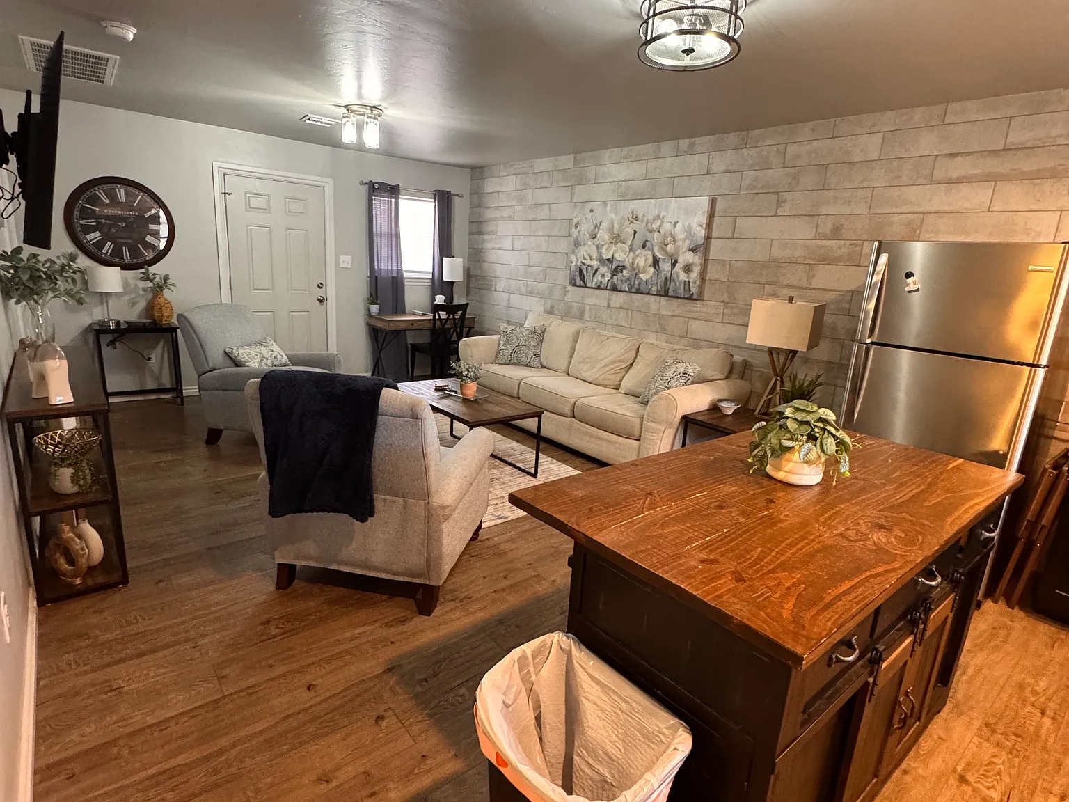 2 bed, $1,250 — Photo 4