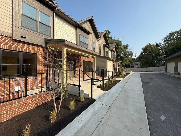 8180 Greystone St — Photo 3
