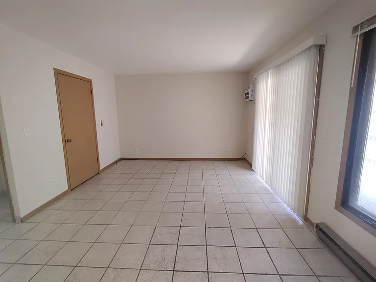 1209 Bennett St #6 — Photo 4