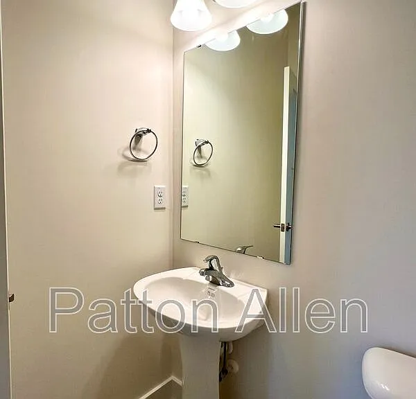 117 N Christie Ct — Photo 22