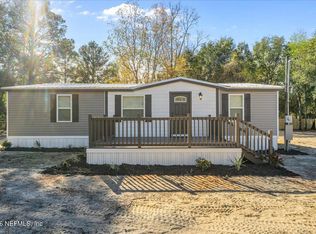 121 LYNNWOOD Avenue, Interlachen, FL 32148