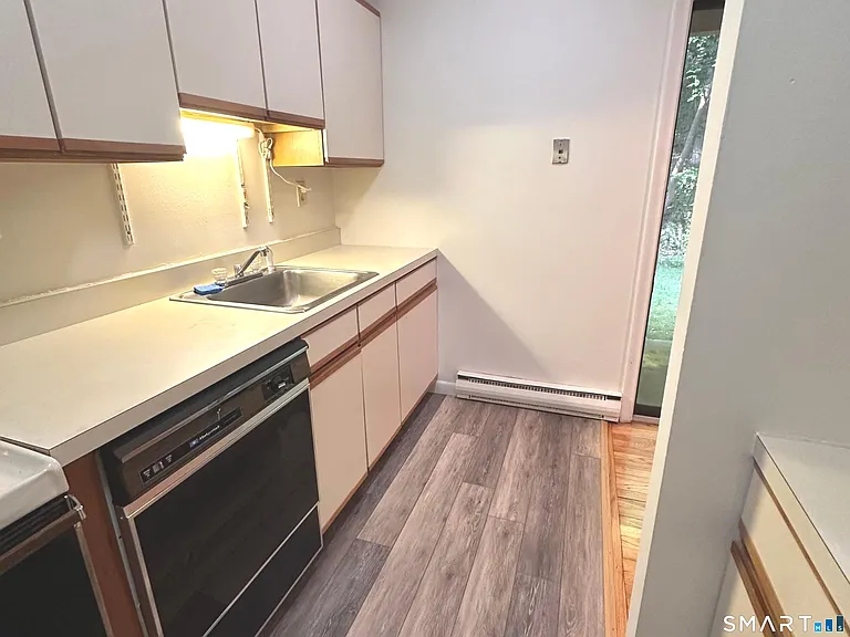 1634 Farmington Ave #2 — Photo 22