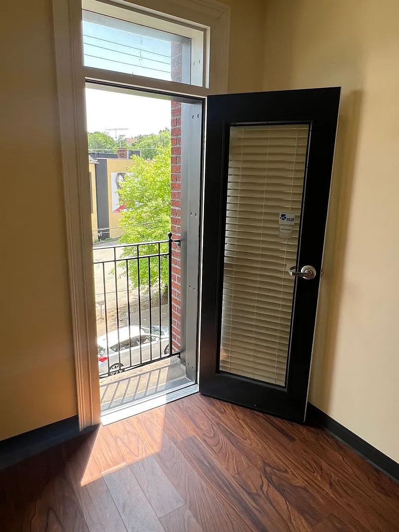 Eisenberg Apartments — Photo 3