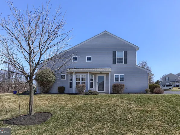 128 Kestrel Ct, Hummelstown, PA 17036