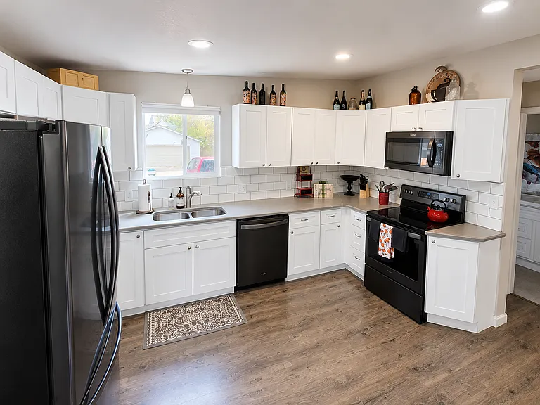Full Kitchen
