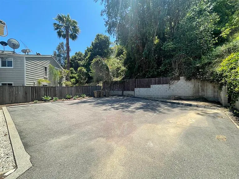 305 Ladera St #C — Photo 12