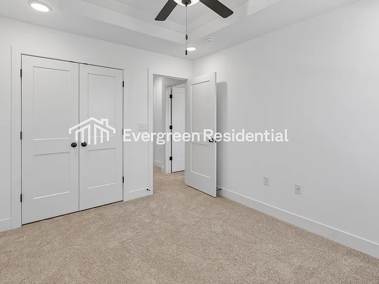 Barryview Townhomes — Photo 14
