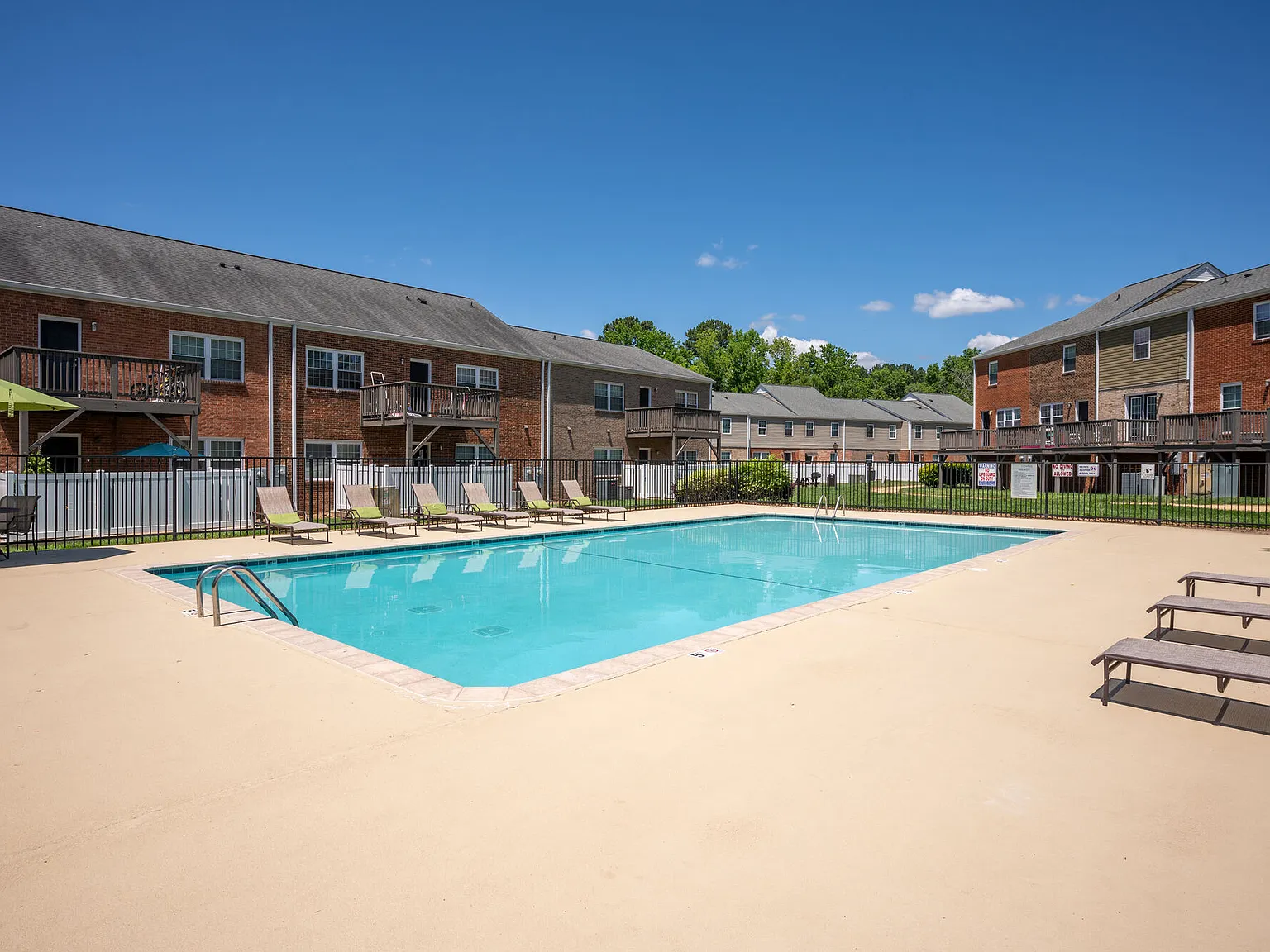 Vetra Forest Hills - Lexington Street — Photo 2