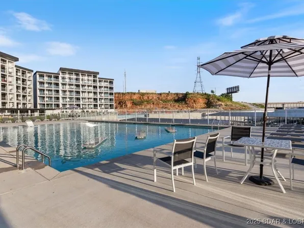 1065 Topsider Ln #402, Osage Beach, MO 65065