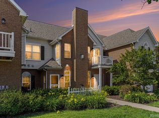 518 Olde English Cir, Howell, MI 48855