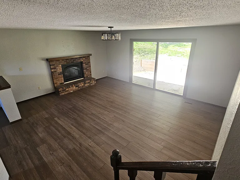 542 Breezy Point Dr — Photo 9