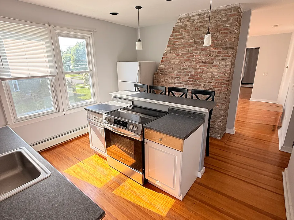 43 Whitman Ave #2