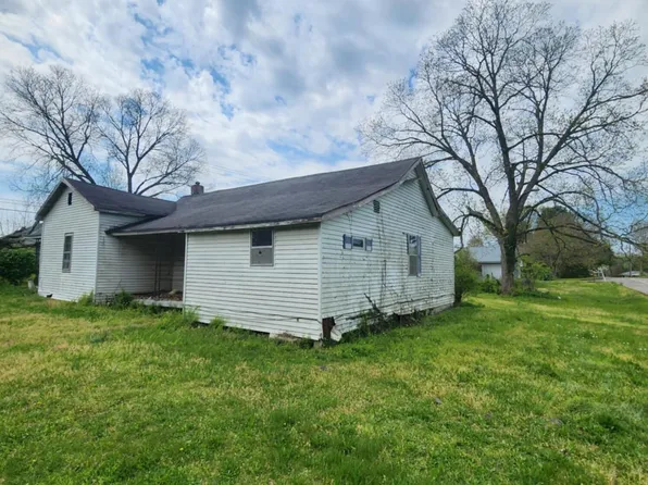 1212 Broad St, Sweetwater, TN 37874