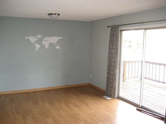 5th image of 819 Lakeview Dr