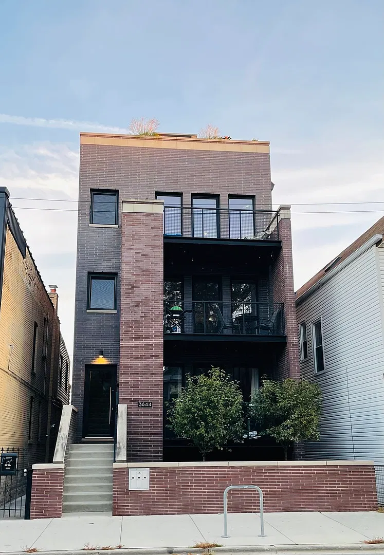 3 bed, 1575 sqft, $3,900 — Photo 1