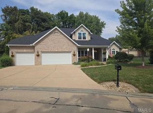 113 Forest Grove Dr, Glen Carbon, IL 62034