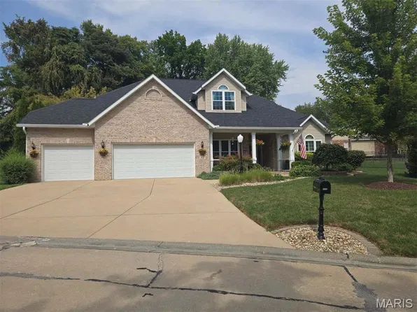 113 Forest Grove Dr, Glen Carbon, IL 62034