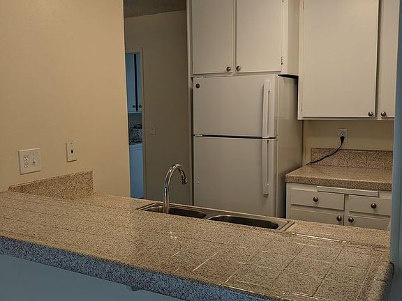 3rd image of 1254 Pacific Beach Dr APT 2