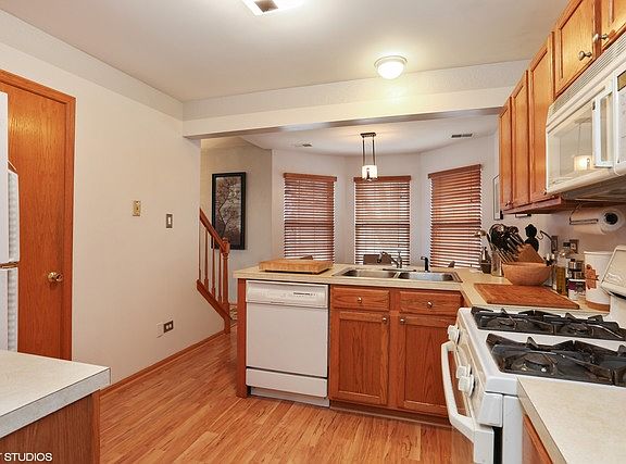 4th image of 7904 Stewart Dr