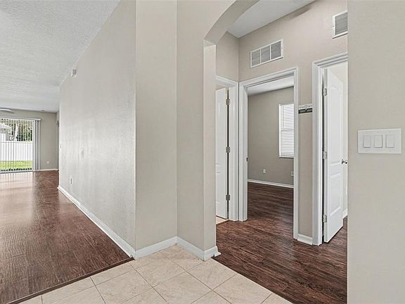 5th image of 408 Thicket Crest Rd