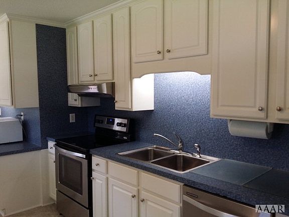4th image of 2102 Forest Cir