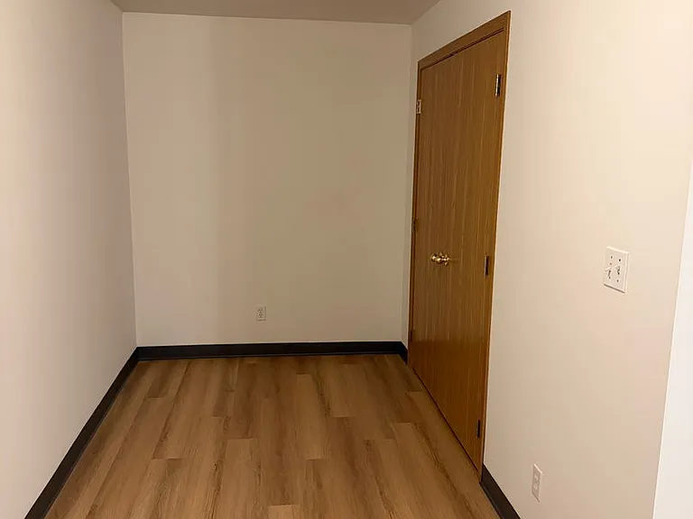 424 W McDaniel St #1-2 — Photo 9