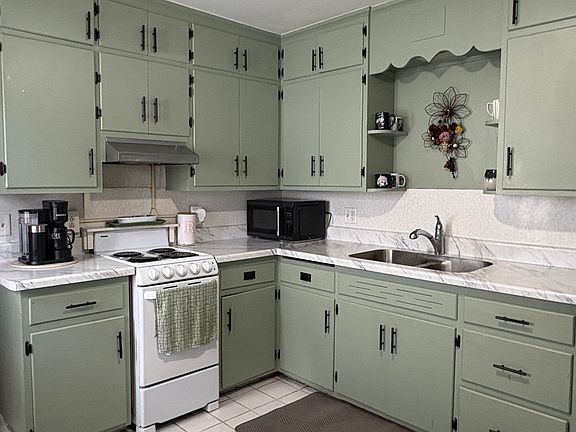 5th image of 1405 2nd St SE #1405