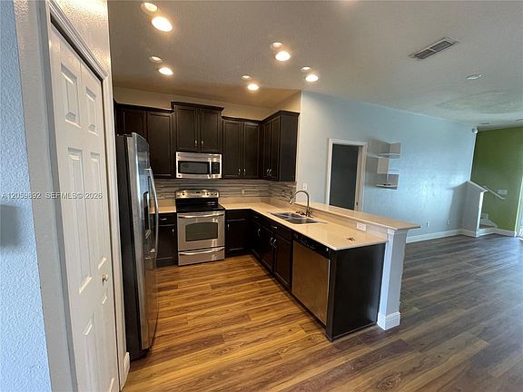 4th image of 9038 Shepton St