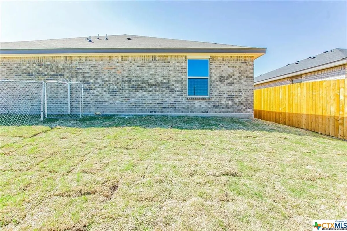 Building Photo - 2408 Alterman Dr #B