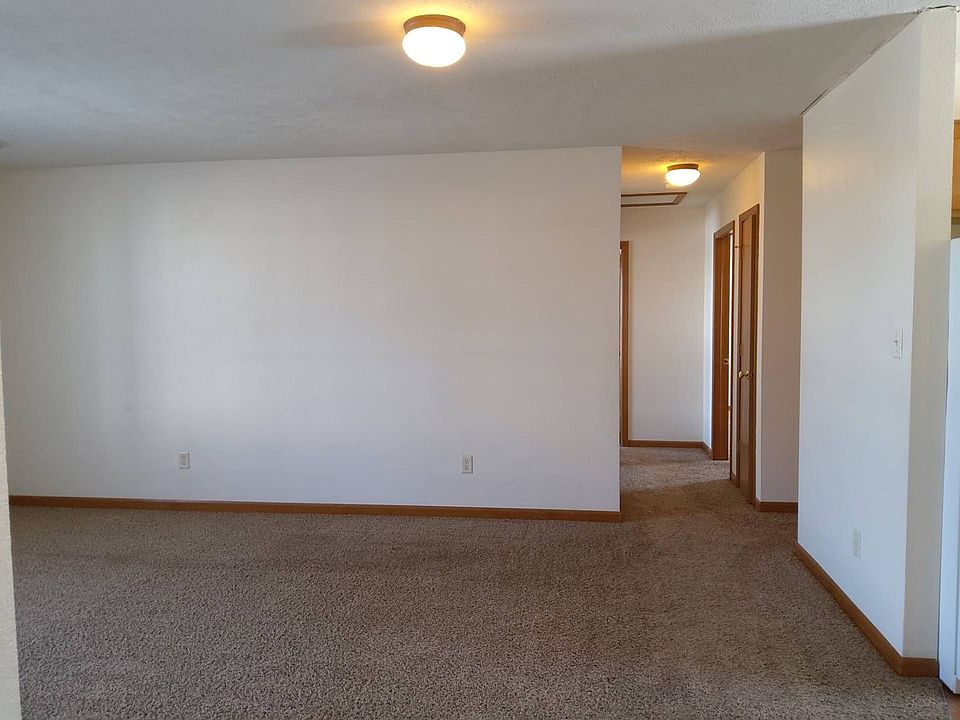 1st image of 279 Woodridge Ct APT D