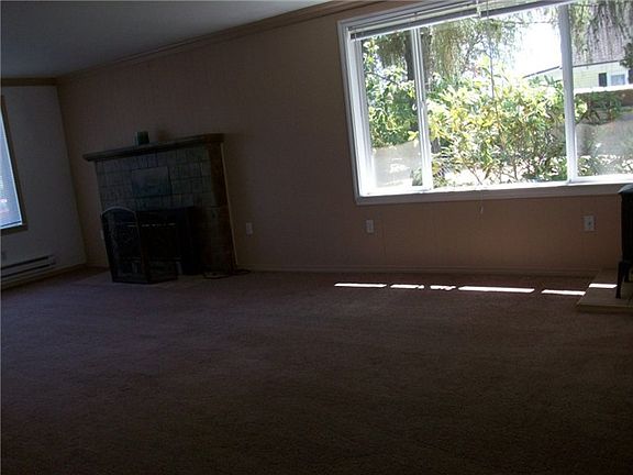 3rd image of 5664 Yakima Ave