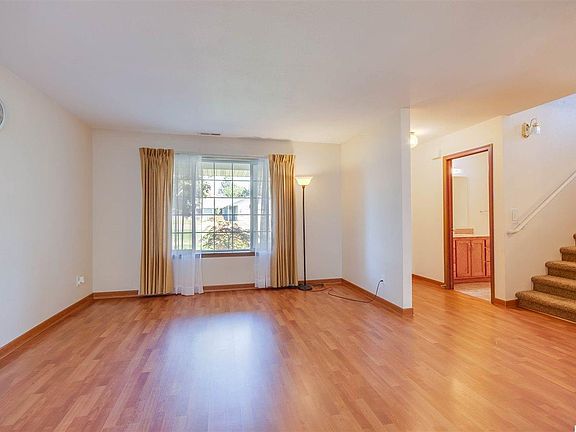2nd image of 5221 Blue Jay Ln