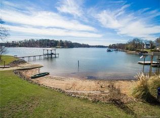 300 Greenbay Rd, Mooresville, NC 28117