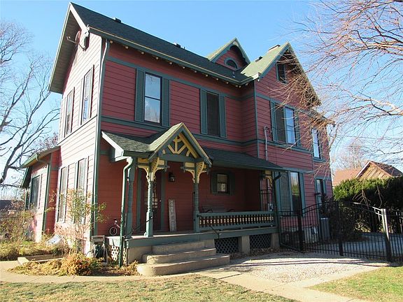 2nd image of 800 S Green St