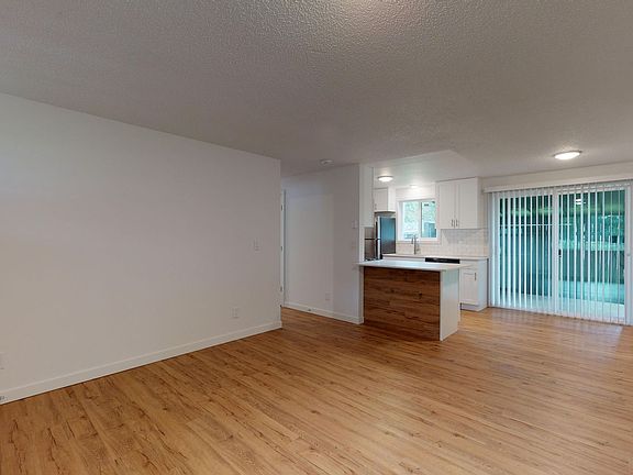 4th image of 15919 172nd St SE #4B