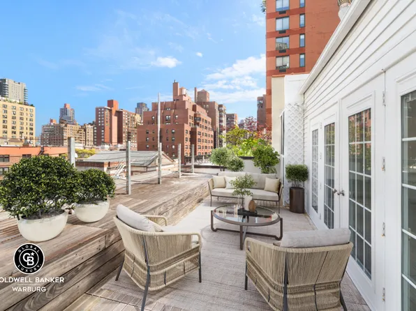 212 East 70th Street image 2 of 10