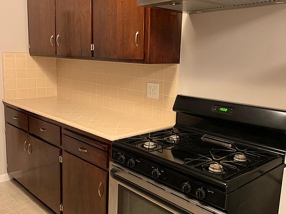 2nd image of 469 Roosevelt Ave APT C