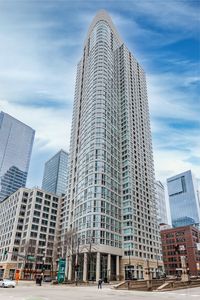 345 N La Salle Dr APT 1804, Chicago, IL, 60654