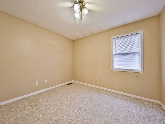 5th image of 115 Bo Dr APT B