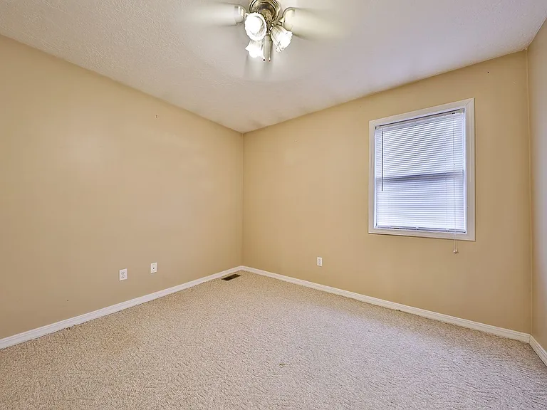 115 Bo Dr — Photo 5