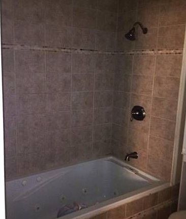 MASTER BATH WITH JACUZZI