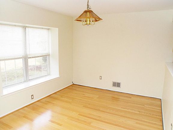 3rd image of 63 Avebury Pl
