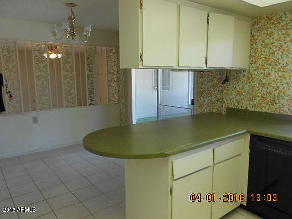 3rd image of 10539 W Kingswood Cir